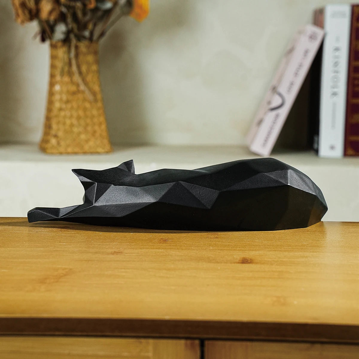 Noir Form — Sculptural Cat Object