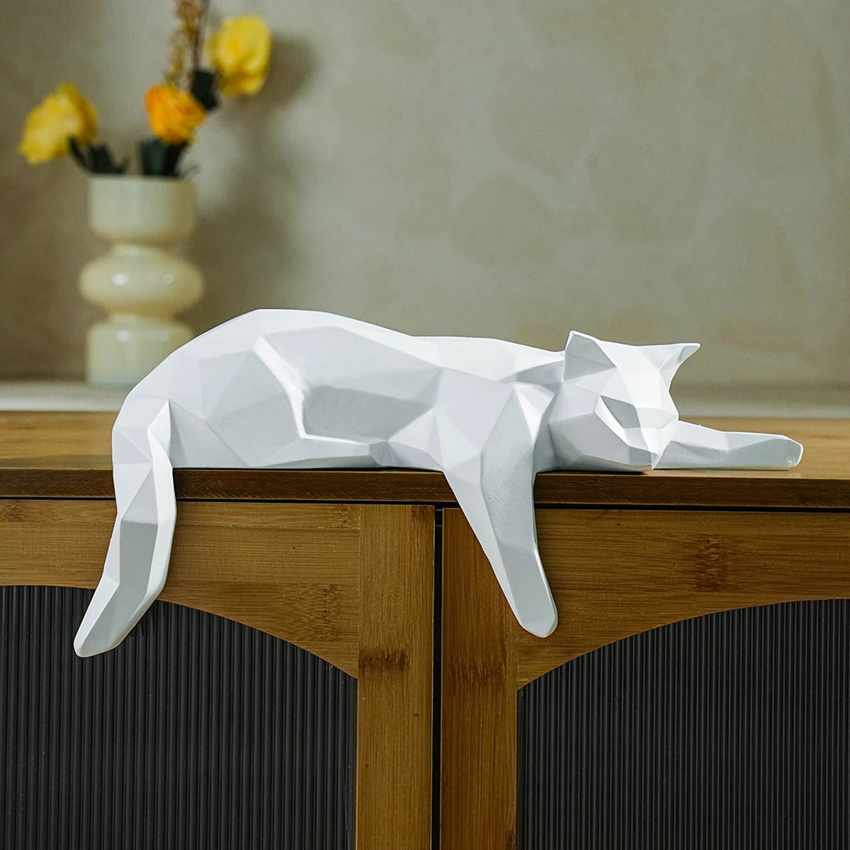 Noir Form — Sculptural Cat Object